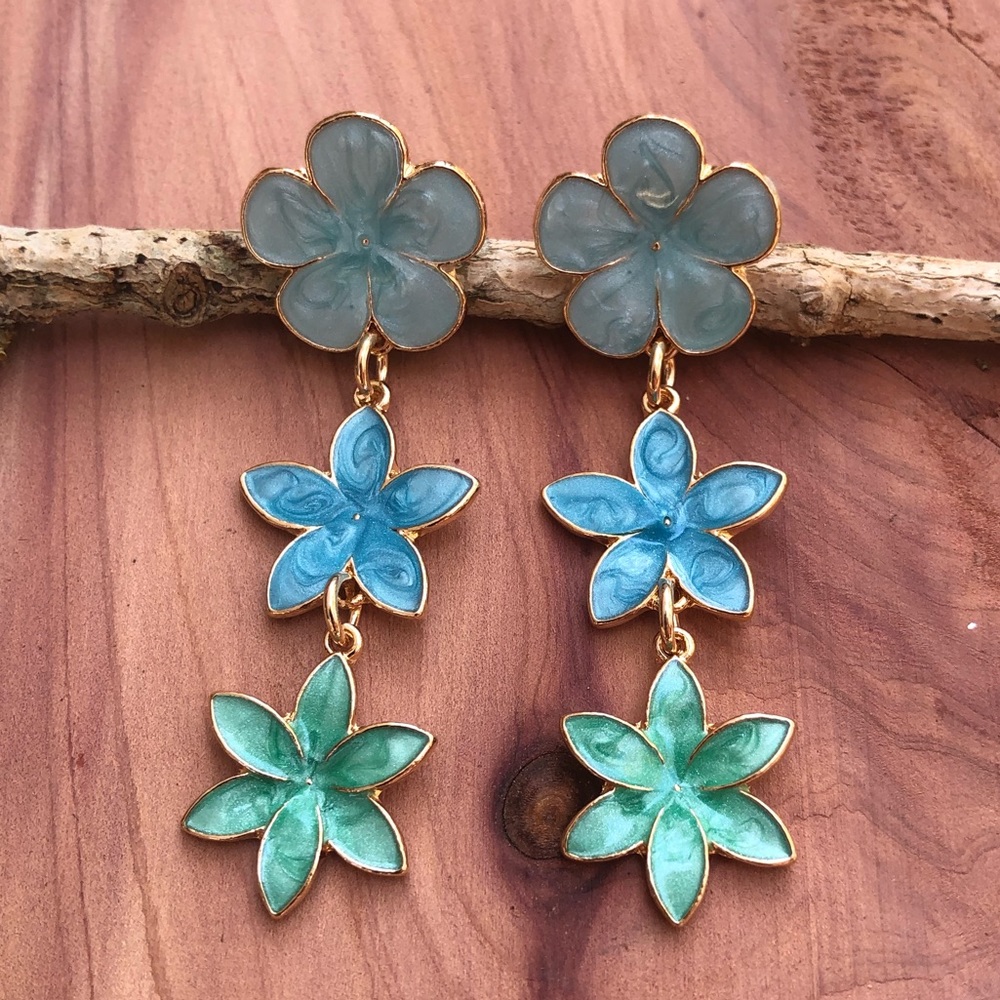 🆕🦋Buttercup Drop Earrings!!🐠